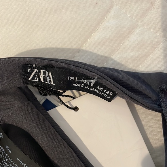 NwT zara charcoal gray ruffle bikini top in size L - Picture 7 of 8